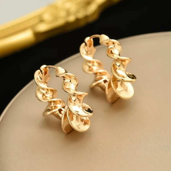 14K Gold Womens 1.5\